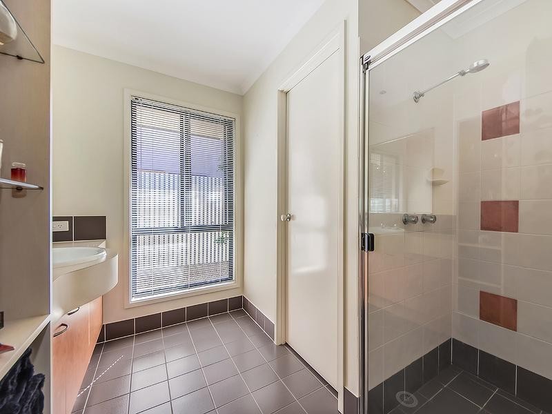 8 Dunbrody Street, Caloundra West QLD 4551