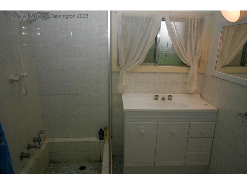 11-13 Walton Street, Queens Park WA 6107