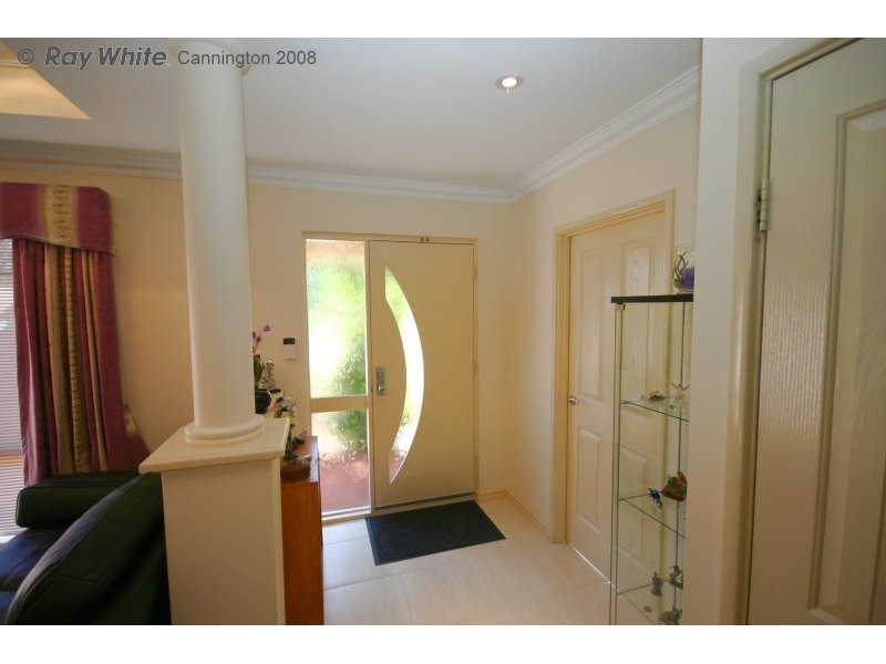 2/26 Highbury Crescent, Beckenham WA 6107