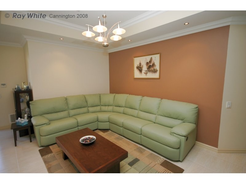 2/26 Highbury Crescent, Beckenham WA 6107