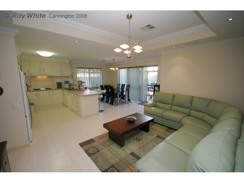 2/26 Highbury Crescent, Beckenham WA 6107