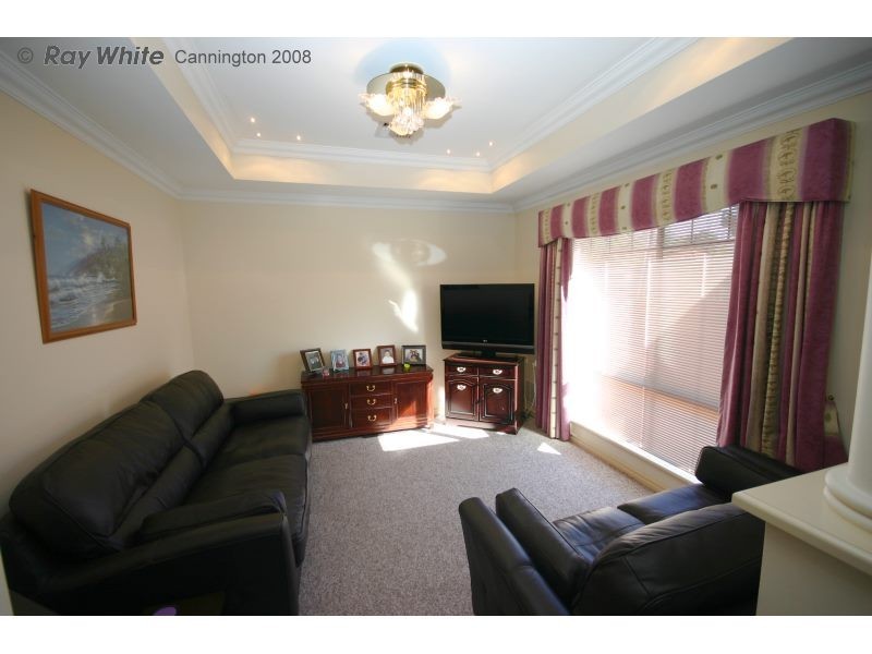 2/26 Highbury Crescent, Beckenham WA 6107