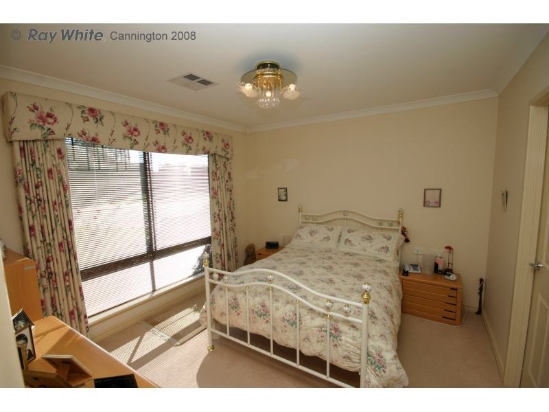 2/26 Highbury Crescent, Beckenham WA 6107