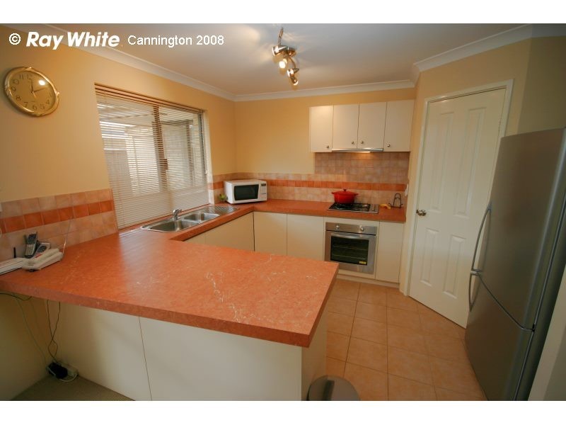 3/13 Civic Gardens, Cannington WA 6107