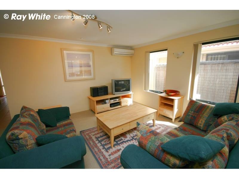 3/13 Civic Gardens, Cannington WA 6107