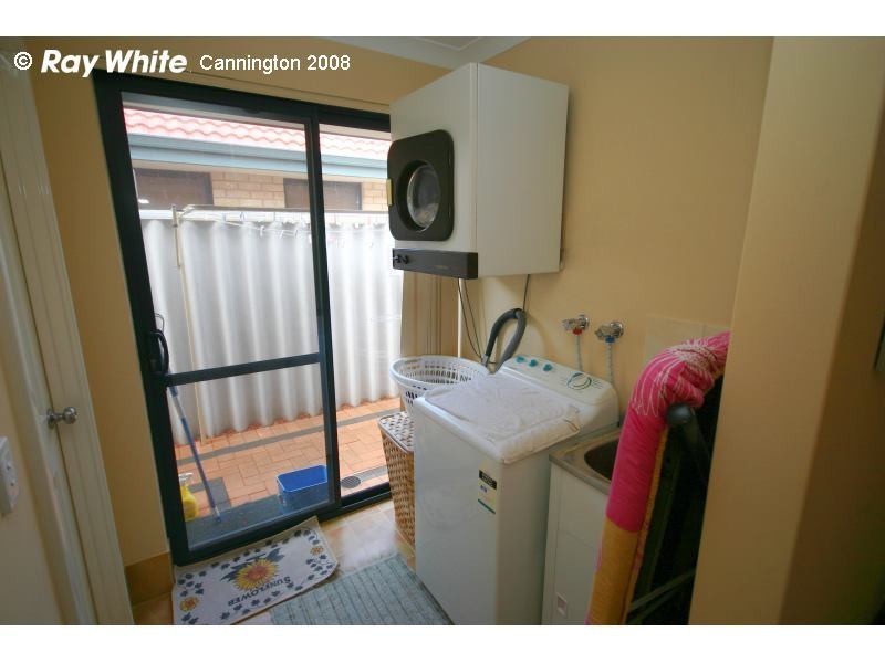 3/13 Civic Gardens, Cannington WA 6107