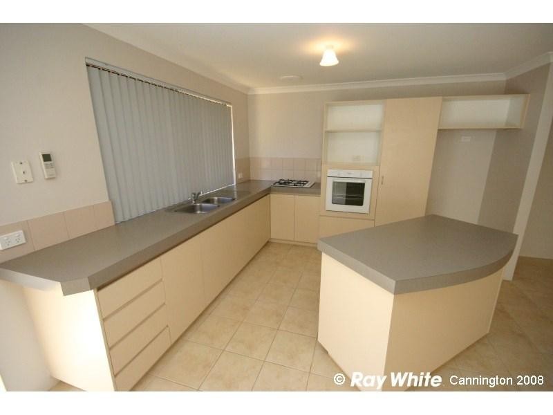 25 Petrel Close, Wilson WA 6107