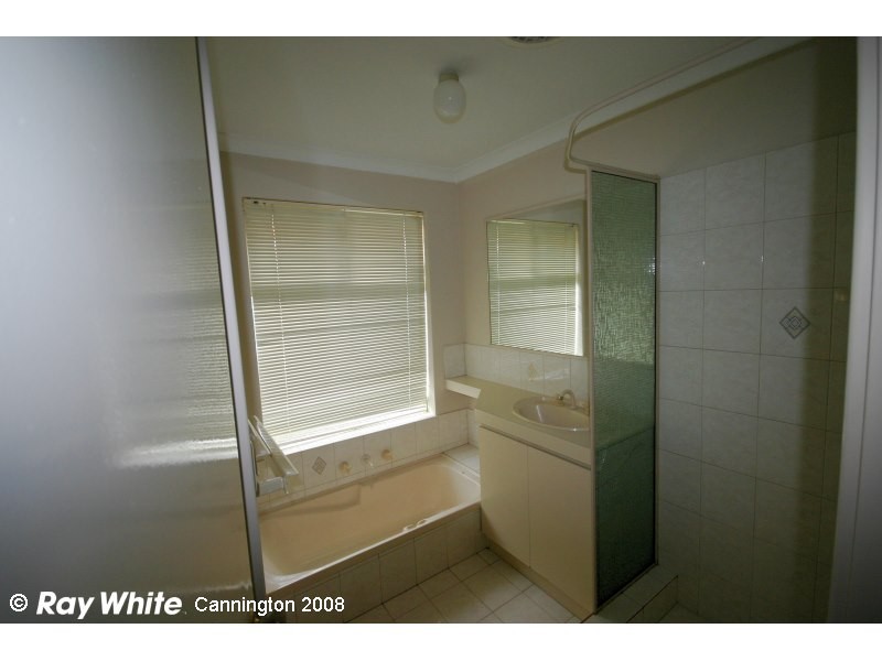 18 Schaffers Place, Thornlie WA 6108