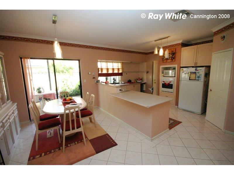 19 Dabchick Close, East Cannington WA 6107