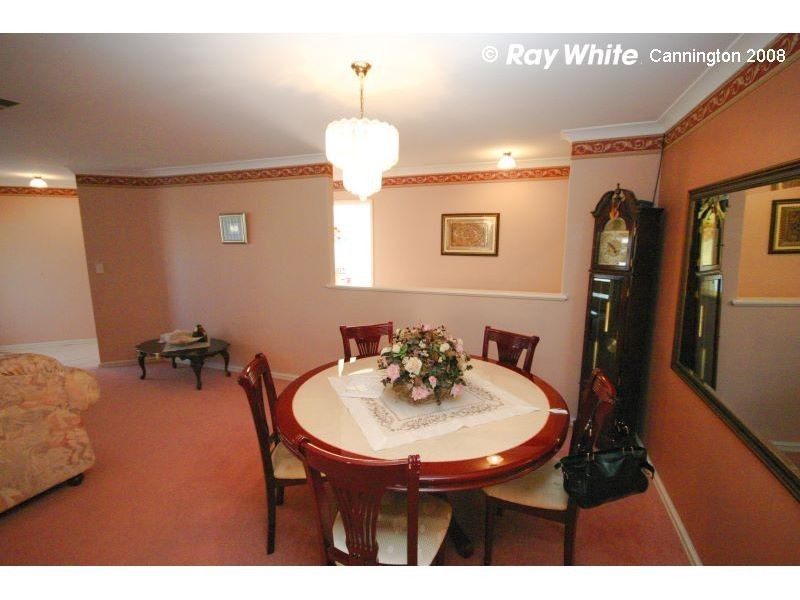 19 Dabchick Close, East Cannington WA 6107