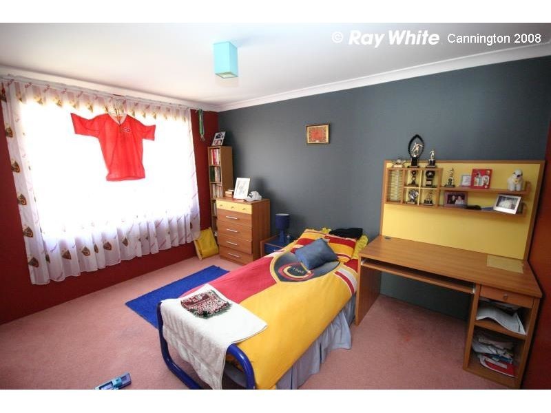 19 Dabchick Close, East Cannington WA 6107