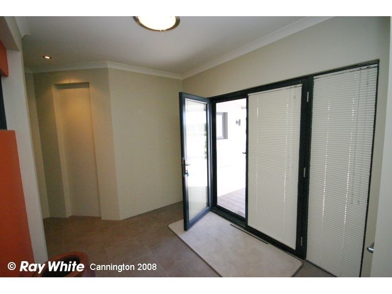 11 Palmerston Street, St James WA 6102