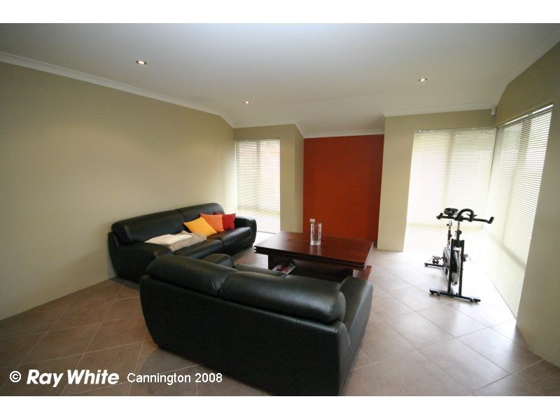 11 Palmerston Street, St James WA 6102