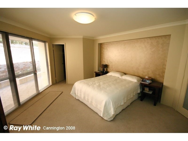 11 Palmerston Street, St James WA 6102