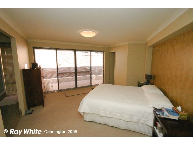 11 Palmerston Street, St James WA 6102