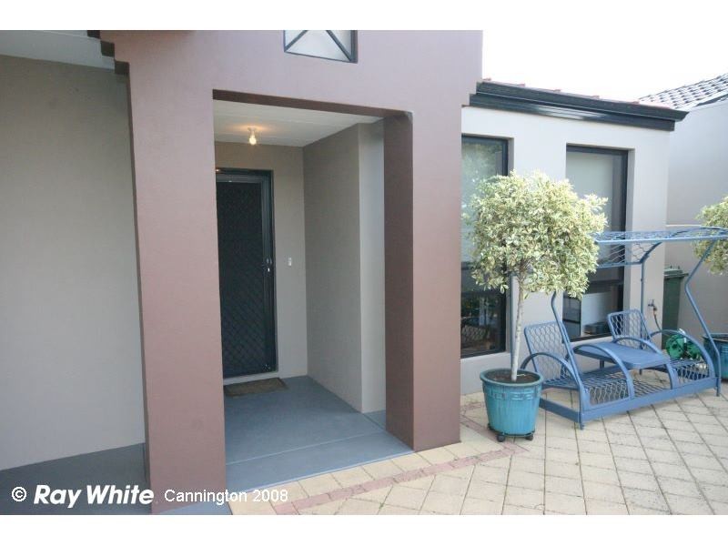 12 Walton Street, Queens Park WA 6107