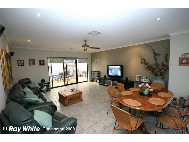 12 Walton Street, Queens Park WA 6107
