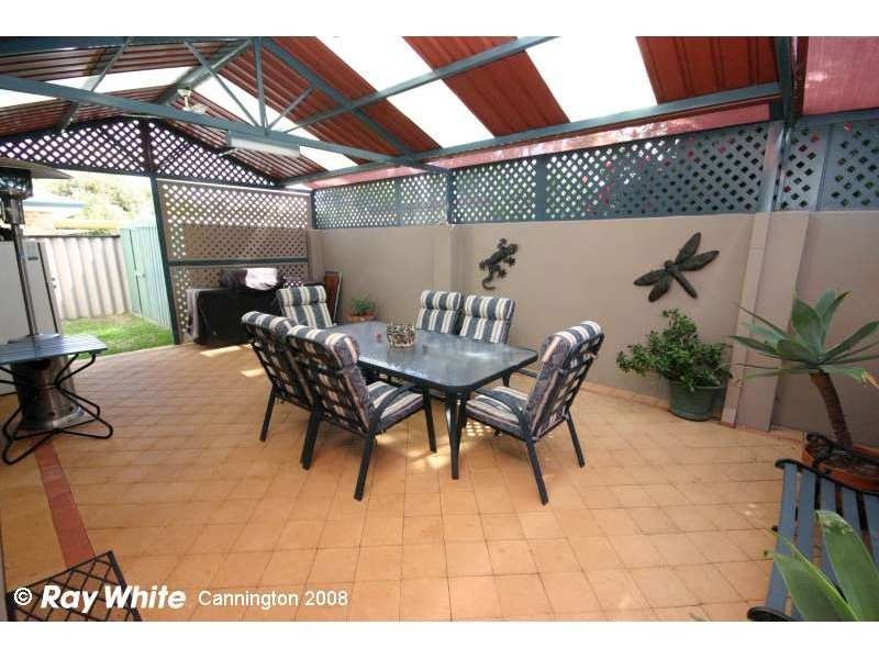 12 Walton Street, Queens Park WA 6107