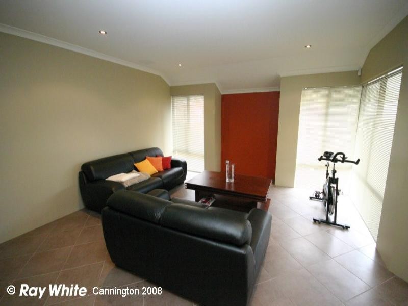 11 Palmerston Street, St James WA 6102