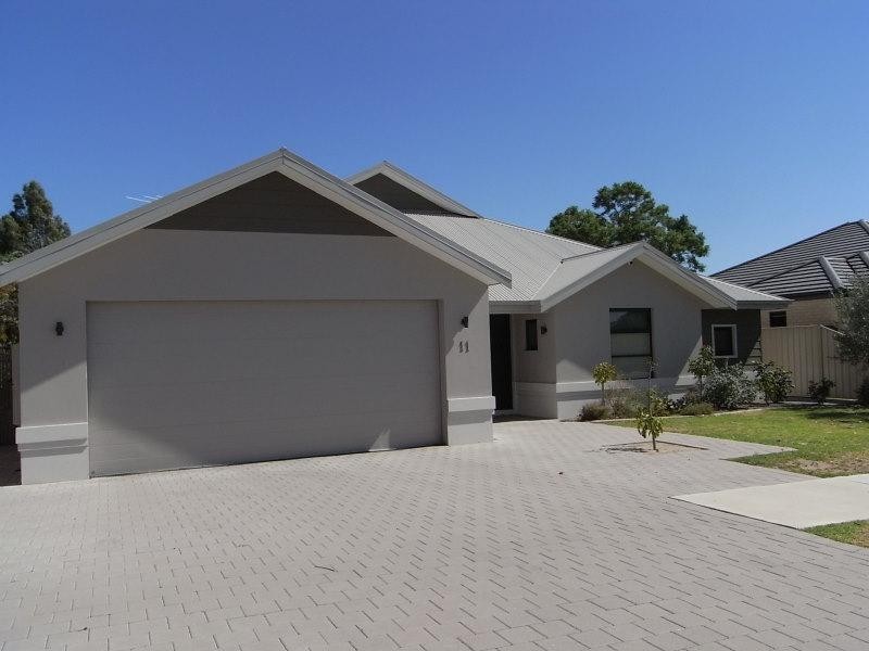 11 Palmerston Street, St James WA 6102