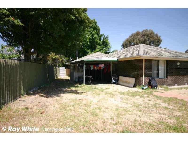 5 Lowth Road, Beckenham WA 6107