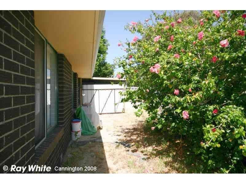 5 Lowth Road, Beckenham WA 6107