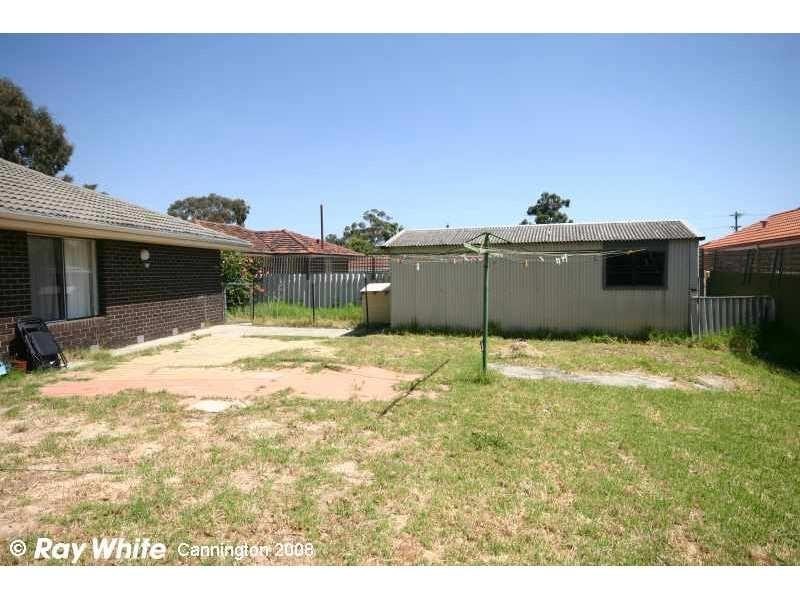 5 Lowth Road, Beckenham WA 6107