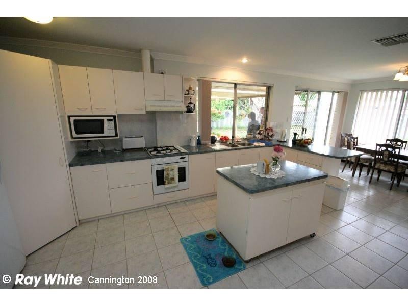 15 Langham Gardens, Wilson WA 6107