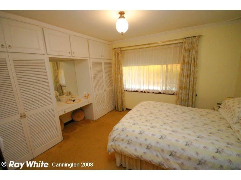 15 Langham Gardens, Wilson WA 6107