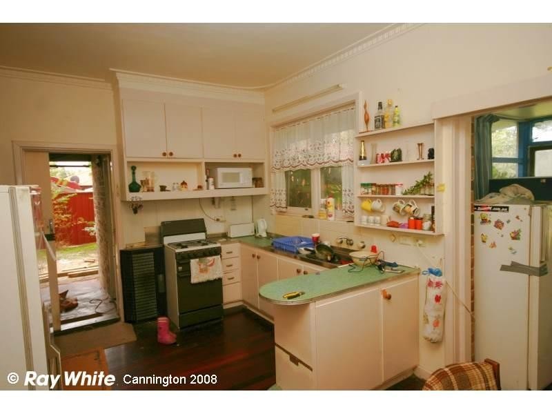 30 Highbury Crescent, Beckenham WA 6107