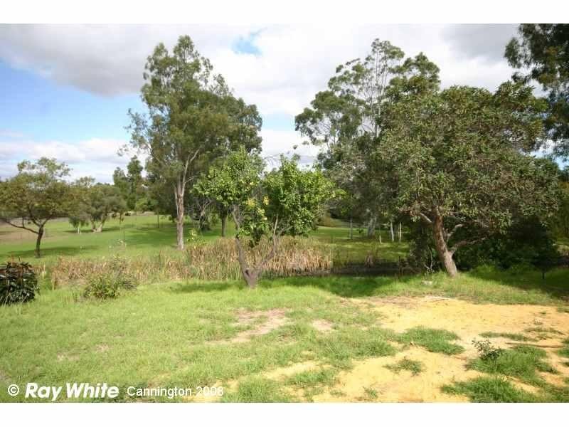 30 Highbury Crescent, Beckenham WA 6107