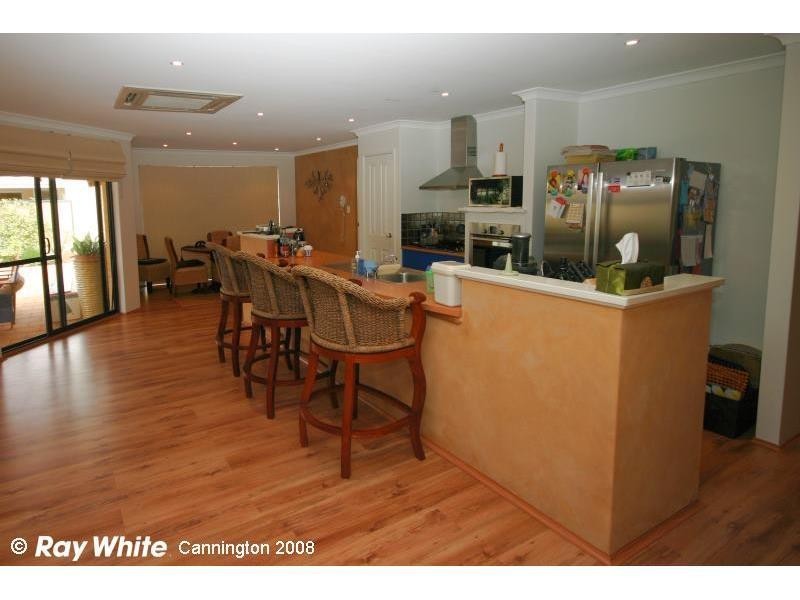 27 Beaumont Parkway, Success WA 6164