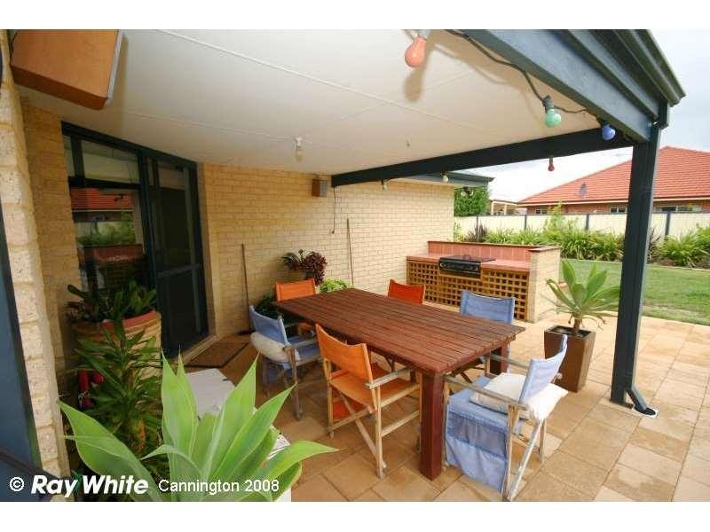 27 Beaumont Parkway, Success WA 6164