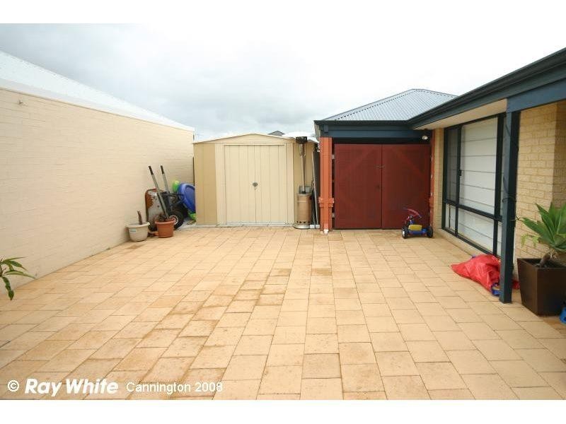 27 Beaumont Parkway, Success WA 6164