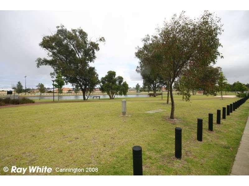 27 Beaumont Parkway, Success WA 6164