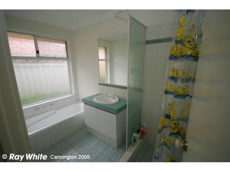 1 Weetman Cove, Cannington WA 6107