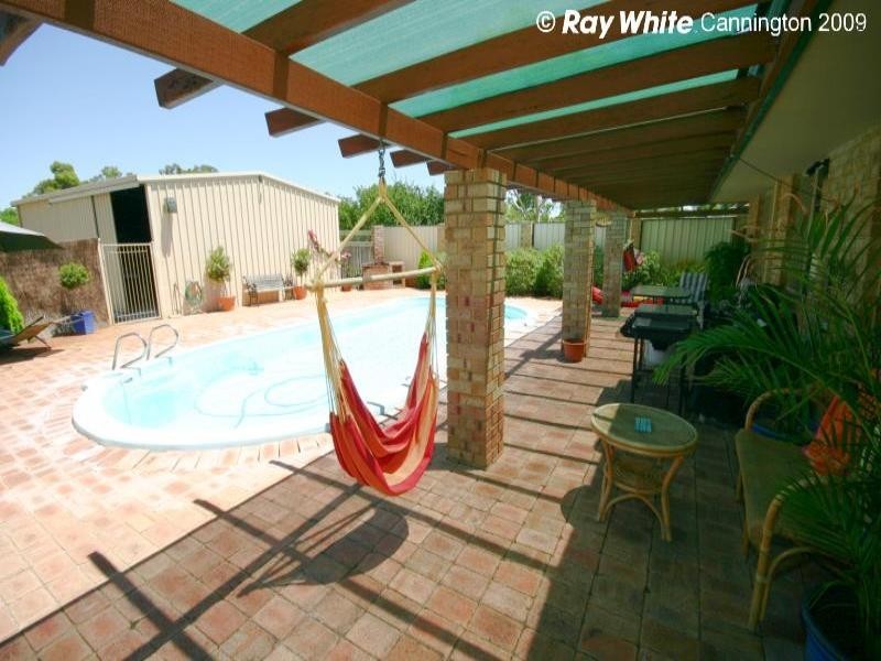 105 Luyer Avenue, Beckenham WA 6107