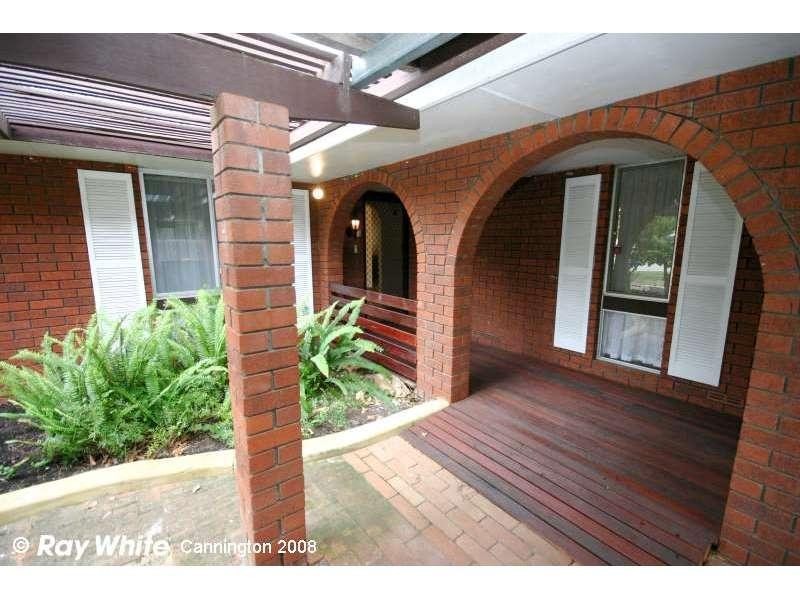 32 Cohuna Drive, Armadale WA 6112