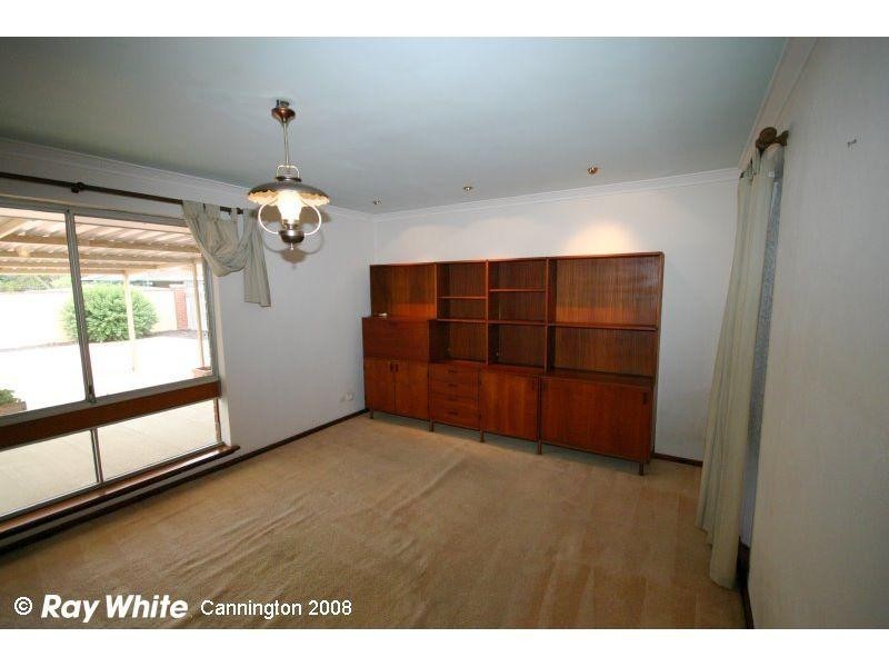 32 Cohuna Drive, Armadale WA 6112