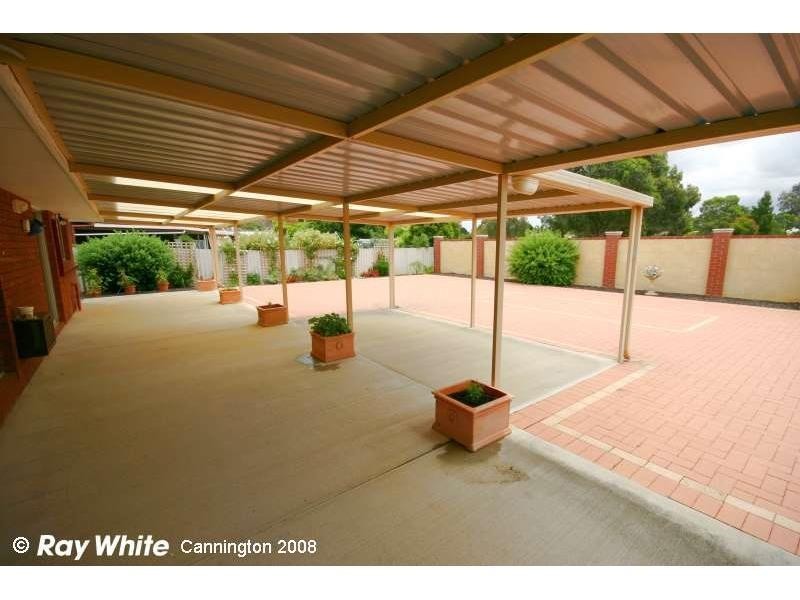 32 Cohuna Drive, Armadale WA 6112