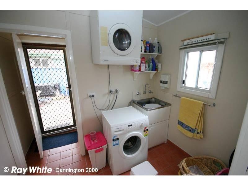 1/5 Davies Street, East Cannington WA 6107