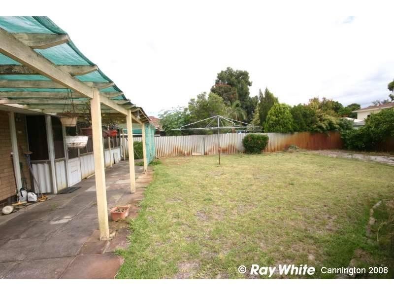 5 Brindley Street, Wilson WA 6107
