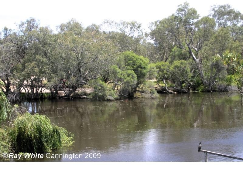 32 Highbury Crescent, Beckenham WA 6107