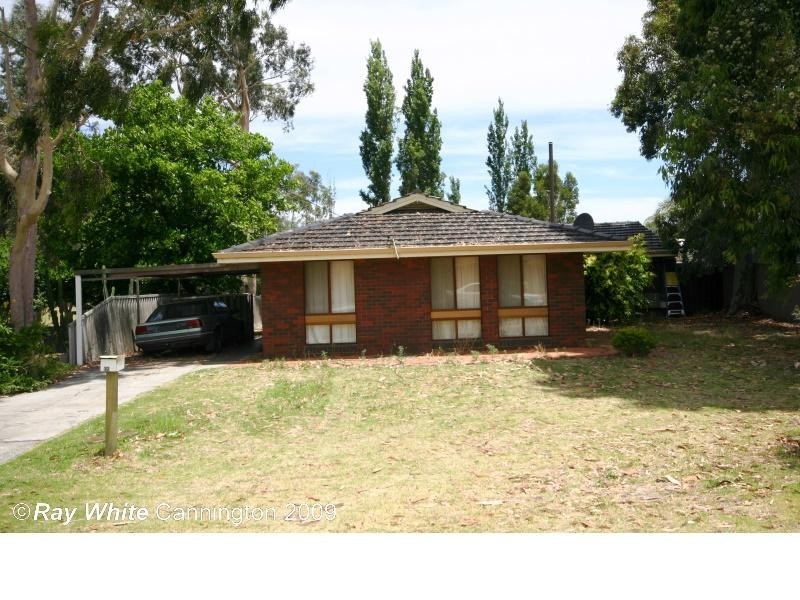 32 Highbury Crescent, Beckenham WA 6107