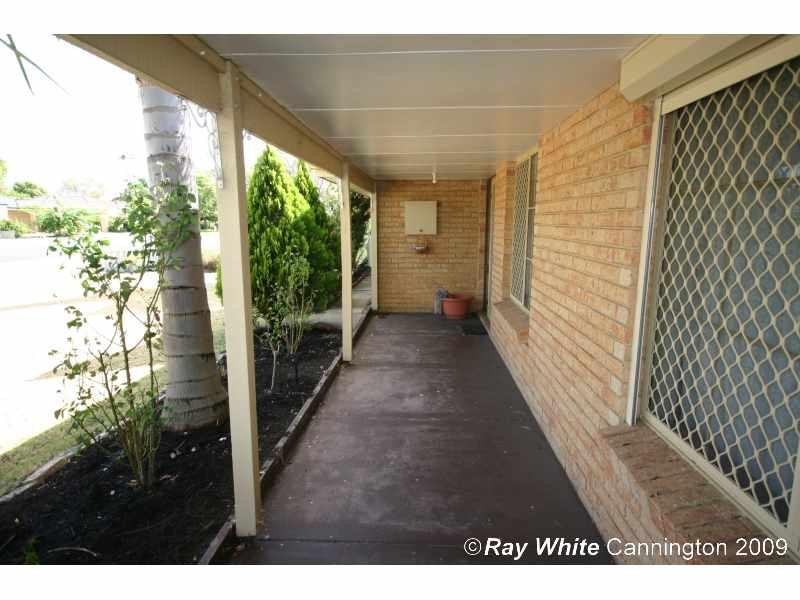 25 Clarke Street, East Cannington WA 6107