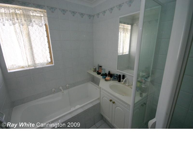 25 Clarke Street, East Cannington WA 6107