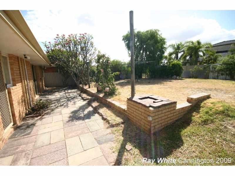 25 Clarke Street, East Cannington WA 6107