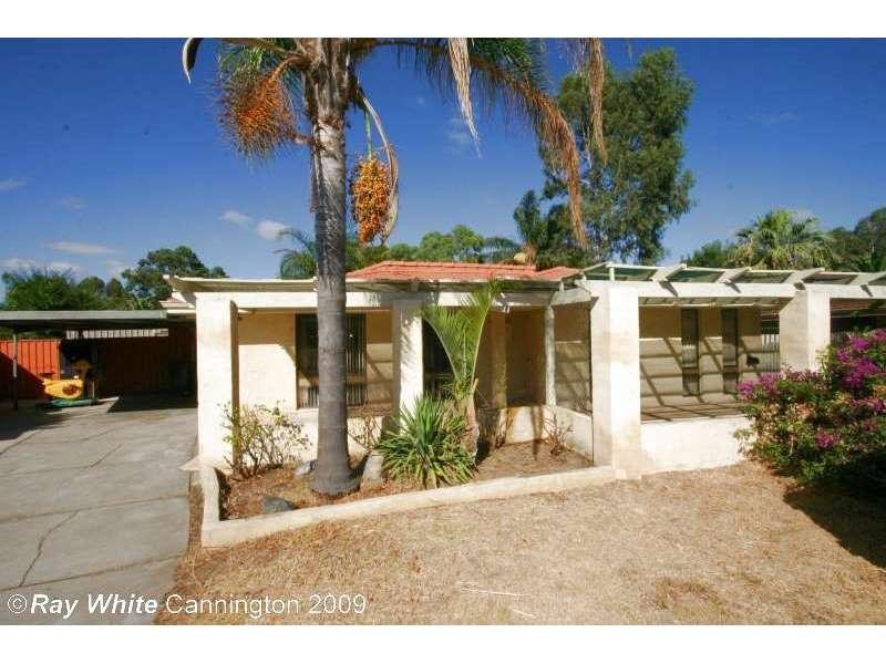11 Levine Court, Thornlie WA 6108