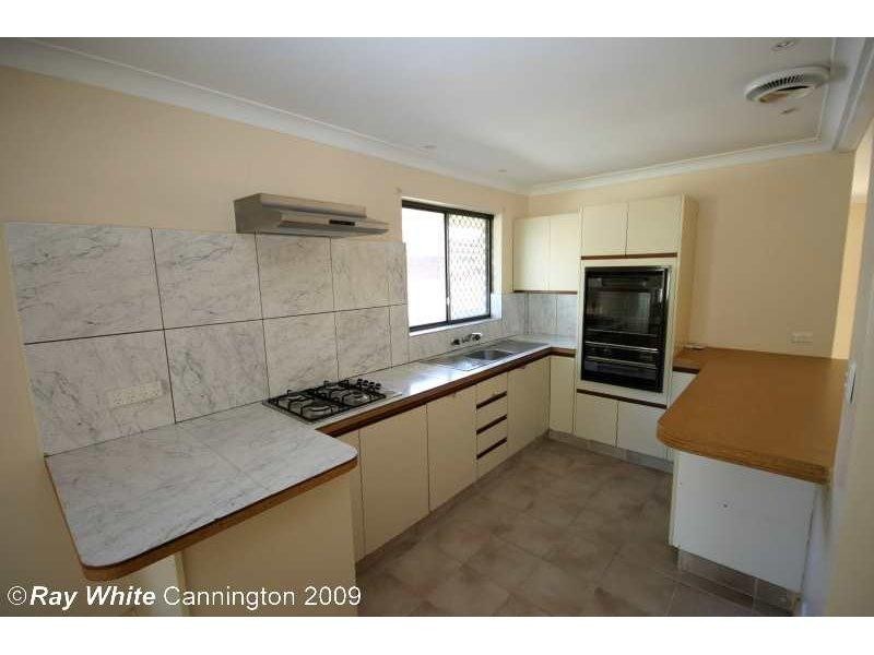 11 Levine Court, Thornlie WA 6108