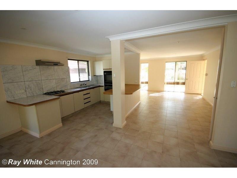 11 Levine Court, Thornlie WA 6108